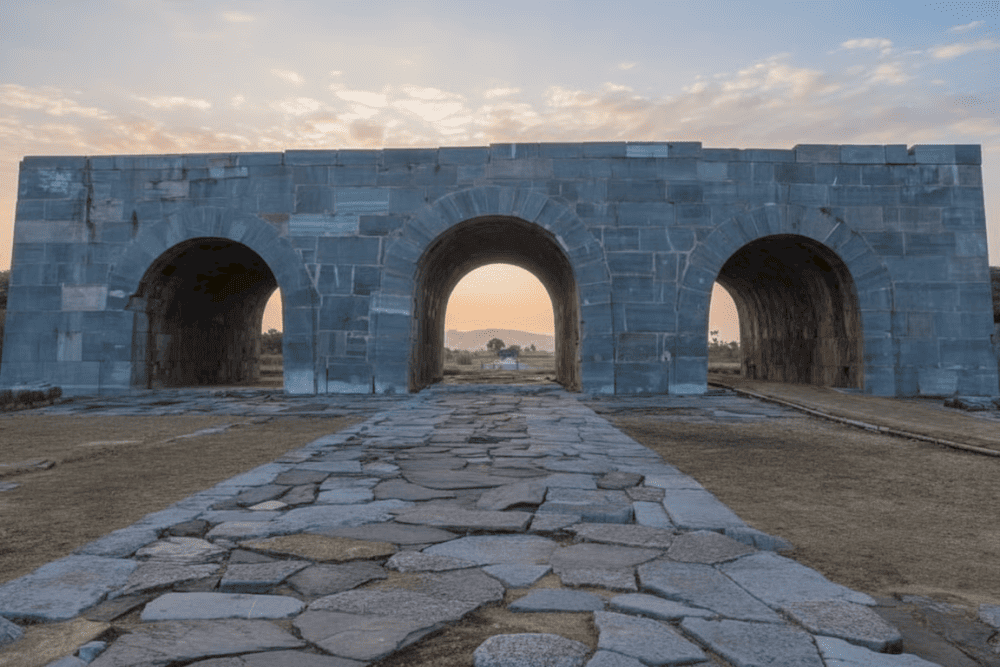 Di tích Thành nhà Hồ đã được UNESCO công nhận là Di sản Văn hóa Thế giới vào năm 2011